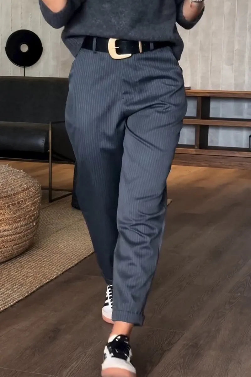 MARA | PANTALONI ELEGANȚI, CARE FLATEAZĂ SILUETA, CU DUNGI